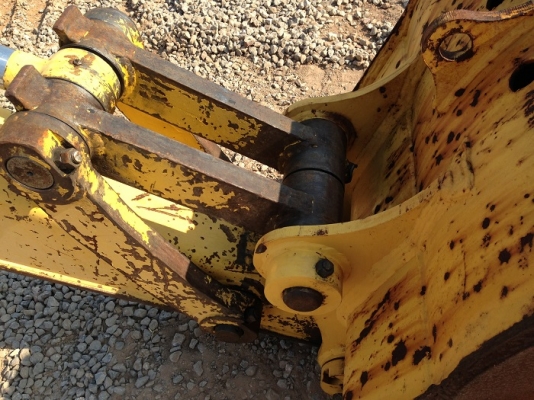 รถแบคโฮ KOMATSU PC130-6 รถแบคโฮ KOMATSU PC130-6