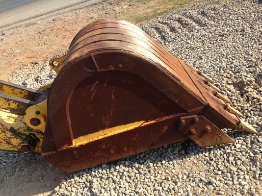 รถแบคโฮ KOMATSU PC130-6 รถแบคโฮ KOMATSU PC130-6