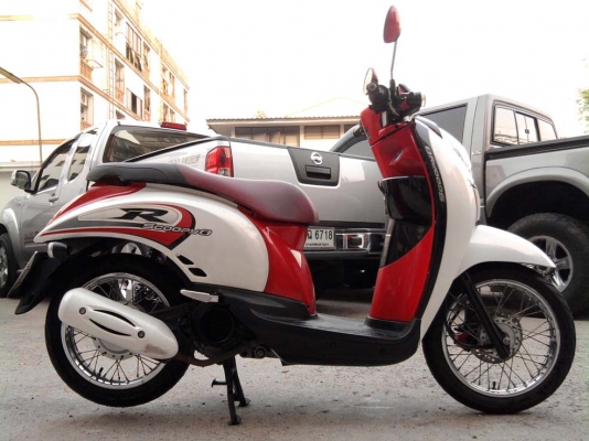 ขออนุญาติขาย HONDA Scoopy-i 110 cc. มือเดียว สีแดงขาว ขออนุญาติขาย HONDA Scoopy-i 110 cc. มือเดียว สีแดงขาว