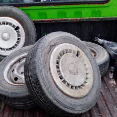 ขาย 4 รูร้อย ขอบ 15 ล้อกะทะ จร้า