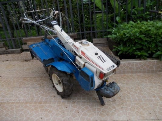 รหัส:12000806รถพรวนดินเดินตามใช้เครื่องเบนซิลFG270Gขนาด5.1PS.มีไฟด้านหน้าwww.nihonmono.com