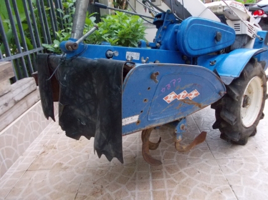 รหัส:12000806รถพรวนดินเดินตามใช้เครื่องเบนซิลFG270Gขนาด5.1PS.มีไฟด้านหน้าwww.nihonmono.com