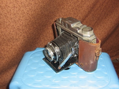 ขายกล้องพับ โบราณอายุหลายปีถูกๆ ขายกล้องพับ โบราณอายุหลายปีถูกๆ