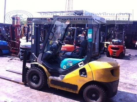 ขาย รถโฟล์คลิฟท์ KOMATSU รุ่น FD25-16