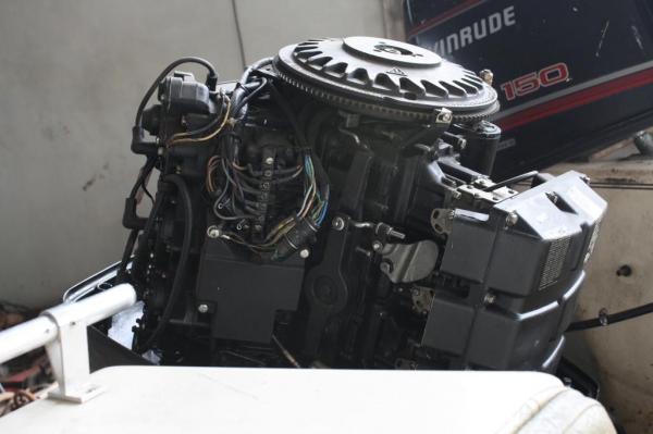 ขาย19ฟุตevenrude150(แถมเครื่อง115)