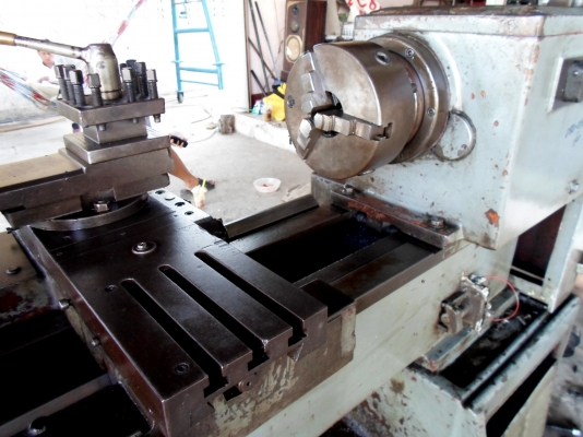 แท่นกลึง 5 ฟุต 3 เพลา เกียร์บล็อก ต้าชิง 67,000 ด่วน !!!