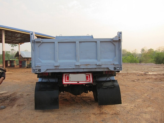 6 ล้อดัมพ์ อีซุซุ NPR 135 แรง มีดัมพ์กระบะสามมิตร ยาว 3.8 เมตร กว้าง 2.10 เมตร เฟื่อง F แอร์เย็นสบาย มีสโลอินเตอร์ เล่มพร้อมโอนถือไปได้เลย