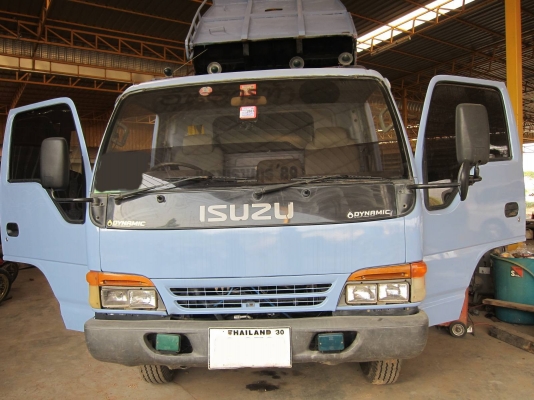 6 ล้อดัมพ์ อีซุซุ NPR 135 แรง มีดัมพ์กระบะสามมิตร ยาว 3.8 เมตร กว้าง 2.10 เมตร เฟื่อง F แอร์เย็นสบาย มีสโลอินเตอร์ เล่มพร้อมโอนถือไปได้เลย