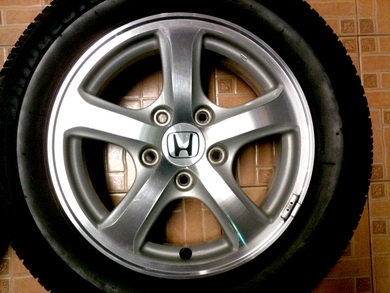 ขายแม็กซ์สภาพใหม่มาก Honda Civic FD ขนาด 5 รู 114 พร้อมยางดอกหนา ขายแม็กซ์สภาพใหม่มาก Honda Civic FD ขนาด 5 รู 114 พร้อมยางดอกหนา