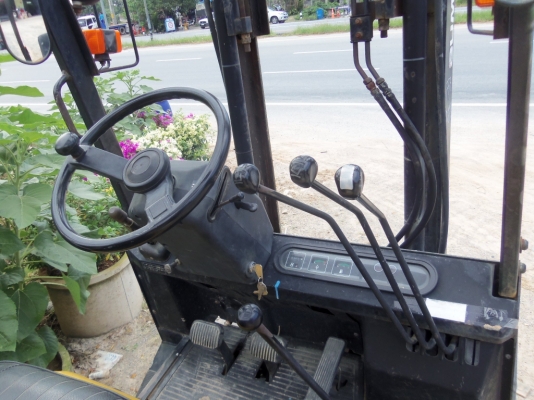 Mitsubishiรถฟอร์คลิฟต์ 3ตัน Mitsubishiรถฟอร์คลิฟต์ 3ตัน