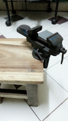 ขายปากกาจับชิ้นงานรุ่นเก่าเหล็กเหนียวหมุนได้อิสระรอบทิศทาง