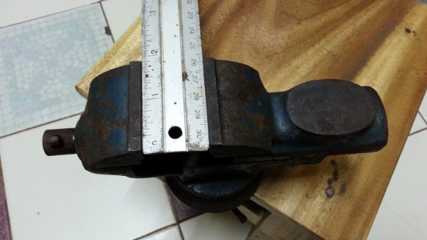 ขายปากกาจับชิ้นงานรุ่นเก่าเหล็กเหนียวหมุนได้อิสระรอบทิศทาง