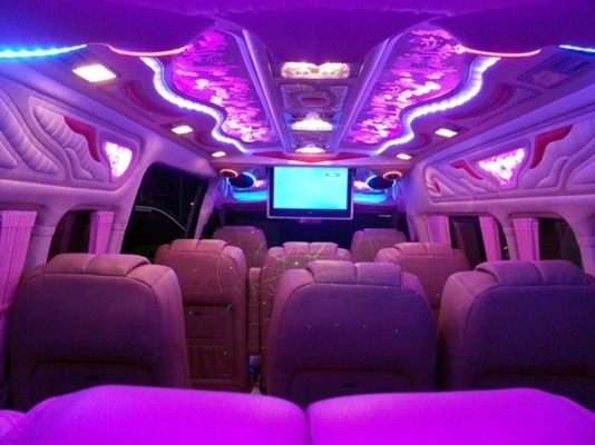 ขายรถตู้ToyotaCommuter2011สวยเหมือนป้ายแดง