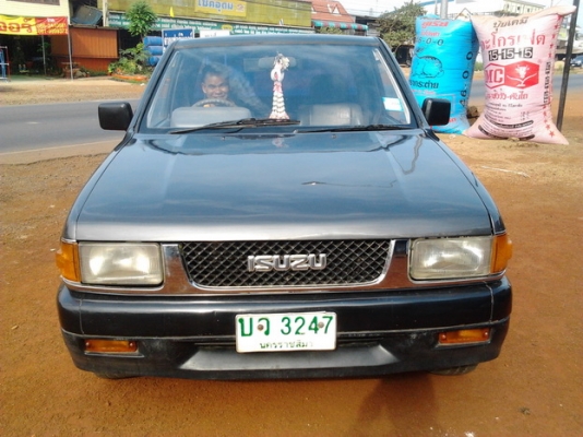 ขาย กระบะแค็ป มังกรทอง 2.5 ปี33/90 87HP เครื่องมังกร2.5ไดเร็กฯแห้งๆ แน่นดี ภายในสวยคอนโซลครบ แอร์ พ.ธรรมดา สีสวย(เก็บมา)ช่วงล่างไม่ส่าย ไม่เลื้อย ยางดี คัสซีสวยมาก พื้นปูกระบะ ล้อแม็ก พร้อมใช้ พร้อมลุยงาน ราคาต่อรองได้ครับ