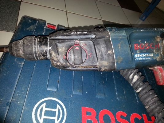 ขายสว่านโรตารี่3ระบบยี่ห้อBOSCHรุ่นGBH-2-26DEของแท้พร้อมกล่อง