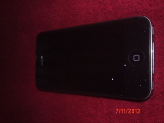 ขาย iphone 4  32gb สภาพ 95\%สวยๆ ราคา 12000 บาท