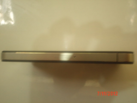 ขาย iphone 4  32gb สภาพ 95\%สวยๆ ราคา 12000 บาท