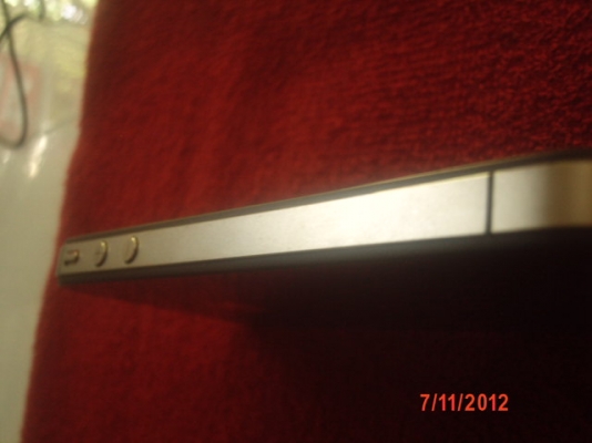 ขาย iphone 4  32gb สภาพ 95\%สวยๆ ราคา 12000 บาท