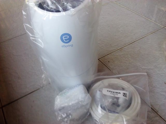 เครื่องกรองน้ำแอมเวย์eSpringยังไม่เคยใช้อุปกรณ์ครบมีใบรับประกันและcdวิธีการติดตั้งในกล่องมีแต่สองเครื่องเท่านั้นใน