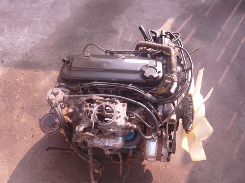 ขายเครื่องยนต์เบนซินขับหลัง 1800 cc Z18