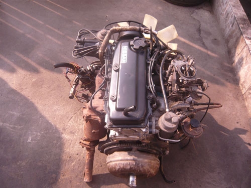 ขายเครื่องยนต์เบนซินขับหลัง 1800 cc Z18