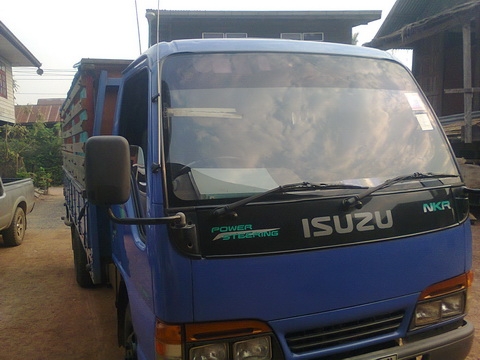 ขายด่วน NKR เครื่อง 4HG1  130 แรงม้า เครื่องแห้งไม่มีเยิ้ม สภาพดีมากกกก คัสซีสวยมากมาย พวงมาลัยพาวเวอร์ ยางดี 6 เส้น ไม่ต้องซ่อม เสริมแหนบหน้าหลังเรียบร้อย รถสวยมากก