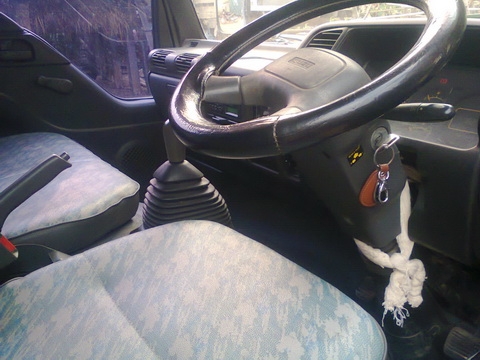 ขายด่วน NKR เครื่อง 4HG1  130 แรงม้า เครื่องแห้งไม่มีเยิ้ม สภาพดีมากกกก คัสซีสวยมากมาย พวงมาลัยพาวเวอร์ ยางดี 6 เส้น ไม่ต้องซ่อม เสริมแหนบหน้าหลังเรียบร้อย รถสวยมากก