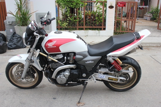 ขาย CB1300cc. ปี2000 แต่งแทพ เครื่องดีแรงเกินพิกัด ขาย CB1300cc. ปี2000 แต่งแทพ เครื่องดีแรงเกินพิกัด