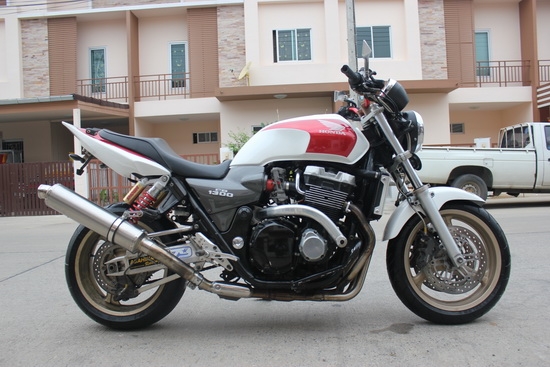 ขาย CB1300cc. ปี2000 แต่งแทพ เครื่องดีแรงเกินพิกัด