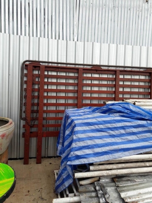 รั่วคอกไม้