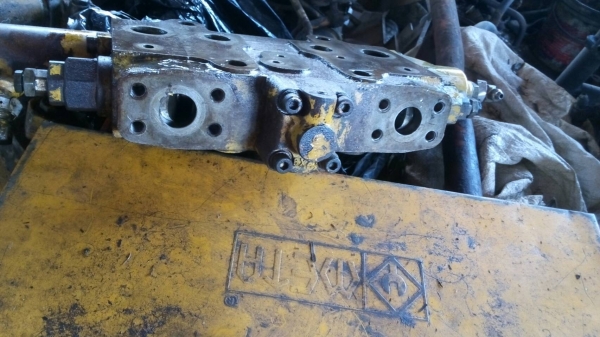 ขายช่องคอลโทลสำหรับติดหัวเจาะรถแมคโค PC-200-6 ของสวยมากครับ ขายไม่แพง