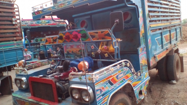 ขายรถอีแต๋นดั้ม