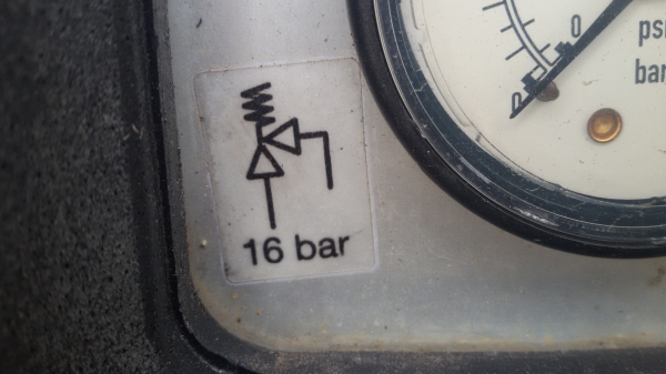 ขายปั๊มลม COMPAIR 260 cfm มี3ตัว