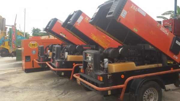 ขายปั๊มลม COMPAIR 260 cfm มี3ตัว