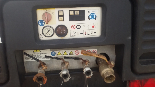 ขายปั๊มลม COMPAIR 260 cfm มี3ตัว