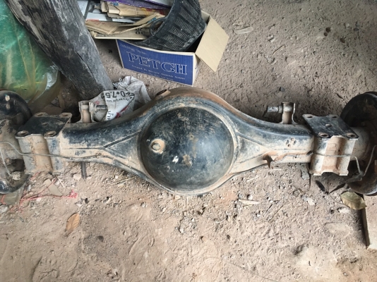 ขายชุดเพลาท้ายทั้งชุด เป็นของเดิมติดรถบรรทุก 6 ล้อ ISUZU NPR 150