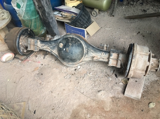 ขายชุดเพลาท้ายทั้งชุด เป็นของเดิมติดรถบรรทุก 6 ล้อ ISUZU NPR 150