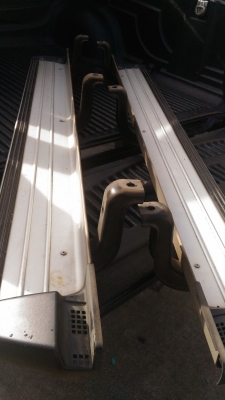 ขายกันชนกับบันไดข้างของtritonปี08กะบะโค้งคับ(ขายแล้ว)