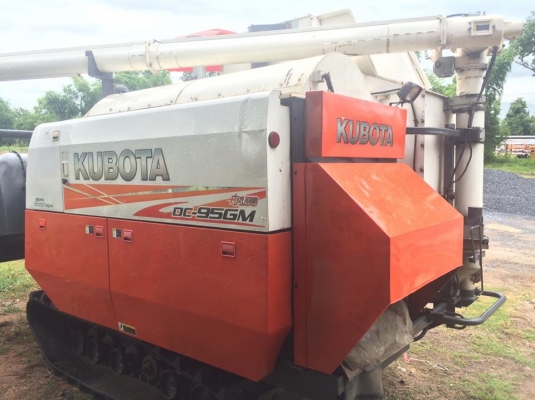 ขายรถเกี่ยวข้าว KUBOTA DC95GM ปี56 ใช้งาน1732ชั่วโมง รถสวยสภาพดีมาก ใบแท็คใหม่ทั้ง2ข้าง เครื่องดีปั้มดีพร้อมลุยงาน เอกสารเล่มทะเบียนพร้อมโอน ราคา650,000 สนใจโทร 090-8588220คุณนะ 093-3258446คุณบิว หรือเข้าดูสินค้าอื่นๆได้ที่ www.narong2truck.com หรือ www.t
