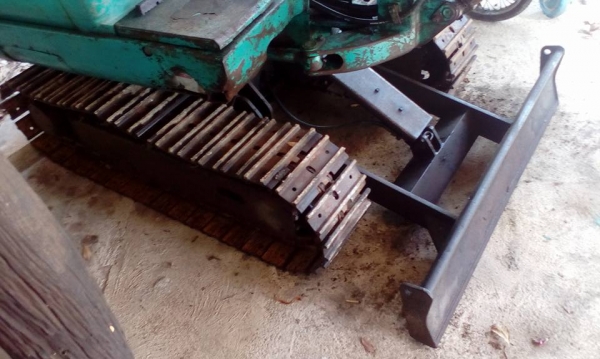 ขายโคมัสสุpc10-7 ตีนตะขาบเหล็กแขนยาว เอกสารใบอินวอย สัญญาซื้อขาย พร้อมใช้งาน230000บาท  โทร 0984699609 line :niintouch