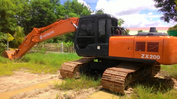 รถแบคโฮ HITACHI EX200 ไฟฟ้าครบ เอวแน่น เล่มทะเบียนพร้อม สภาพพร้อมใช้งาน