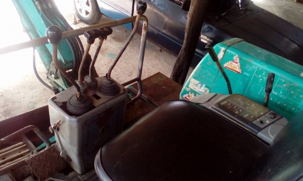 ขายโคมัสสุpc10-7 ตีนตะขาบเหล็ก แทรคใหม่เฟืองตัวเดินเต็มๆเปลี่ยนมา50000บ. แขนยาว เอกสารใบอินวอย สัญญาซื้อขาย พร้อมใช้งาน230000บาท โทร 0984699609 line :niintouch ขายโคมัสสุpc10-7 ตีนตะขาบเหล็ก แทรคใหม่เฟืองตัวเดินเต็มๆเปลี่ยนมา50000บ. แขนยาว เอกสารใบอินวอย สัญญาซื้อขาย พร้อมใช้งาน230000บาท โทร 0984699609 line :niintouch