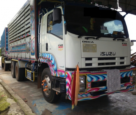 สิบล้อ อีซูชุ FVZ 300ปี55แม่ลูก3คาน ดั้มกะบะมีเนียมค็อกเกษตร สภาพดีสวยกริ๊ปเดิมๆทั้งคัน ทะเบียนพร้อมโอน ราคา 2,250,000บ คร๊าฟๆ