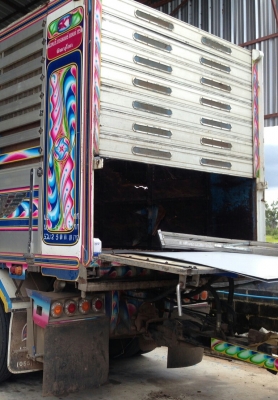 สิบล้อ อีซูชุ FVZ 300ปี55แม่ลูก3คาน ดั้มกะบะมีเนียมค็อกเกษตร สภาพดีสวยกริ๊ปเดิมๆทั้งคัน ทะเบียนพร้อมโอน ราคา 2,250,000บ คร๊าฟๆ