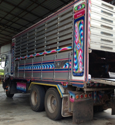 สิบล้อ อีซูชุ FVZ 300ปี55แม่ลูก3คาน ดั้มกะบะมีเนียมค็อกเกษตร สภาพดีสวยกริ๊ปเดิมๆทั้งคัน ทะเบียนพร้อมโอน ราคา 2,250,000บ คร๊าฟๆ