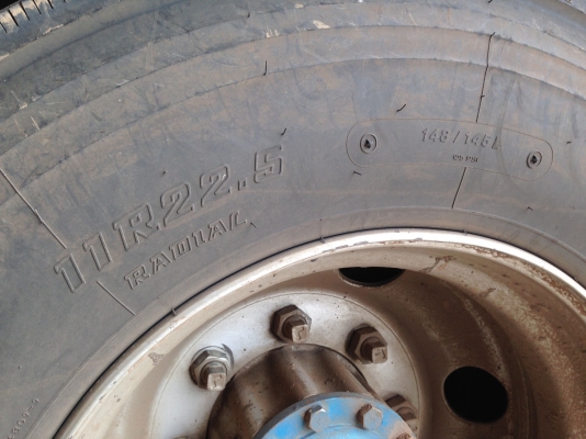 สิบล้อ อีซูชุ FVZ 300ปี55แม่ลูก3คาน ดั้มกะบะมีเนียมค็อกเกษตร สภาพดีสวยกริ๊ปเดิมๆทั้งคัน ทะเบียนพร้อมโอน ราคา 2,250,000บ คร๊าฟๆ