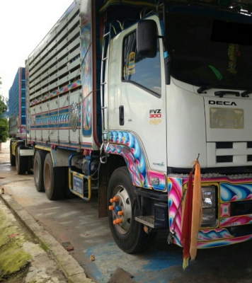 สิบล้อ อีซูชุ FVZ 300ปี55แม่ลูก3คาน ดั้มกะบะมีเนียมค็อกเกษตร สภาพดีสวยกริ๊ปเดิมๆทั้งคัน ทะเบียนพร้อมโอน ราคา 2,250,000บ คร๊าฟๆ