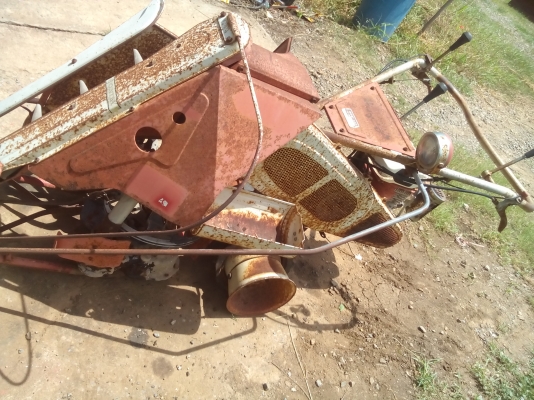 ขายรถเกี่ยวเกินตาม เก่านอกตามสภาพครับ 6500