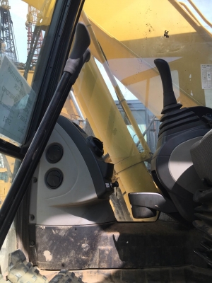 รถขุด Sumitomo SH200-5 ปี2012 5700 นำเข้าจากญี่ปุ่น โทร. 080-6565422 (หนิง)