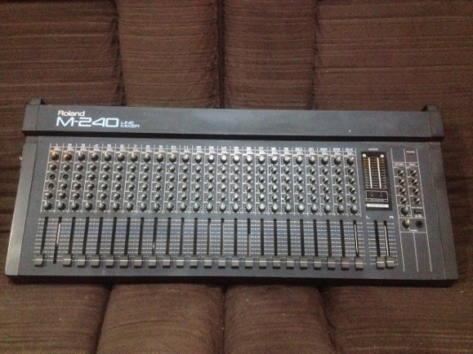 MIXER ROLAND M240 เก่าญี่ปุ่นเเท้สภาพดีใช้ไฟ 21V ไม่มีหม้อเเปลงมา